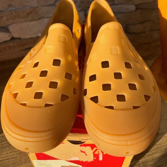 Vans Trek Slip-On Root Beer Clog Water Shoes Slip On Men's Size 12/ EURO 46
